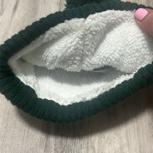 John Deere Youth Winter Hat Pom Pom Tractor Green NWT - Picture 3 of 3